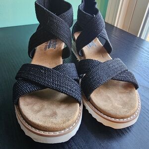 BOBS by Sketchers Black Strappy Sandals Women's Size 7.5